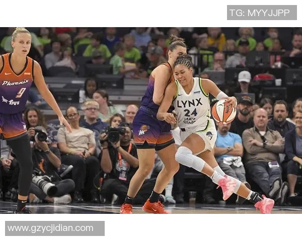 康涅狄克太阳与凤凰城水银的激烈对决揭示WNBA季后赛的精彩瞬间
